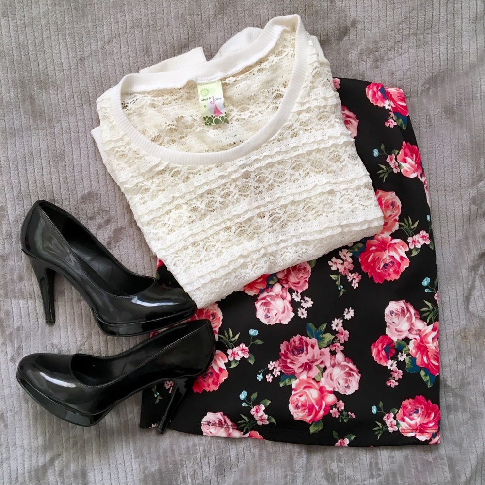 Stretchy Lace Top